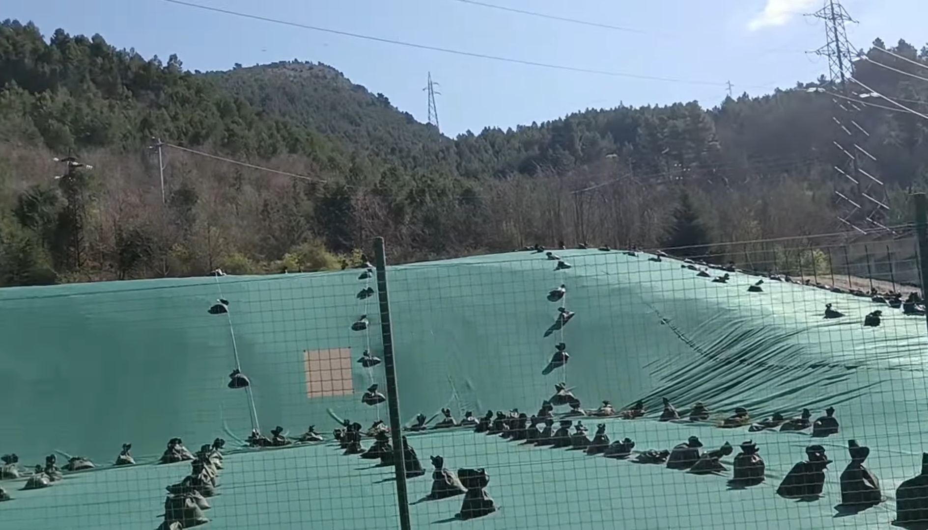 Distese di rifiuti chimici tossici in Abruzzo.