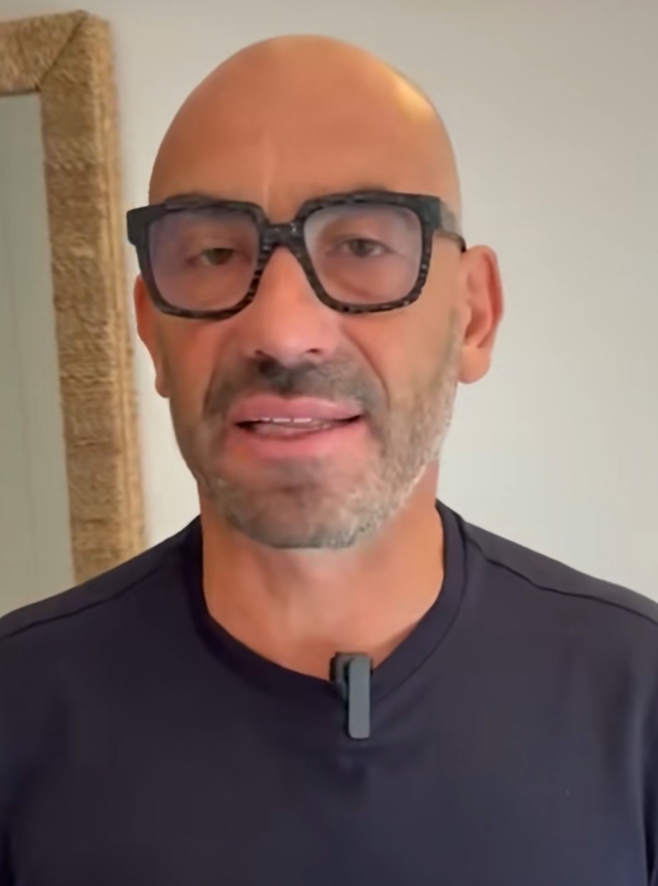 Matteo Bassetti contro la “dottoressa olistica” Justyna Kwasniewicz per pericolosa disinformazione.